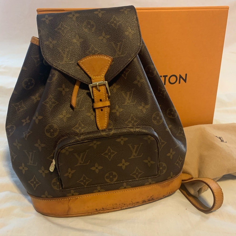 ❌SOLD❌ Auth Louis Vuitton Montsouris MM Backpack